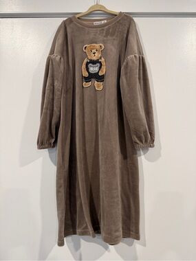 Girls velvet maxi dress with great on it